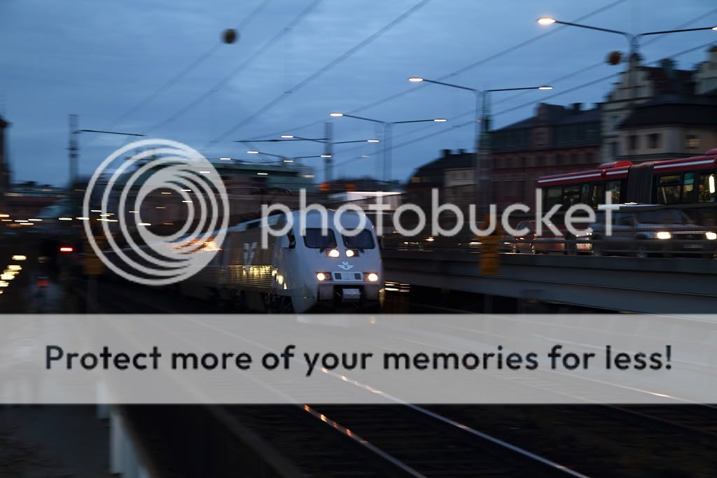 IMAGE: http://i1005.photobucket.com/albums/af173/Darkwand/Rail/X2000Manfrotto.jpg