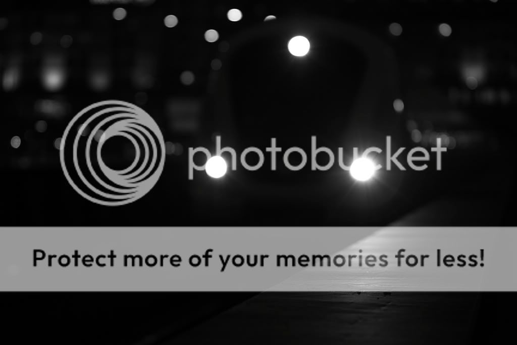 IMAGE: http://i1005.photobucket.com/albums/af173/Darkwand/Rail/X60ManfrottoBW.jpg