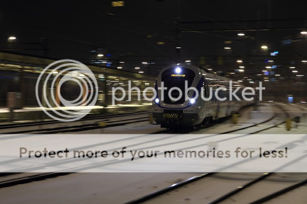 IMAGE: http://i1005.photobucket.com/albums/af173/Darkwand/Rail/X60blurr.jpg