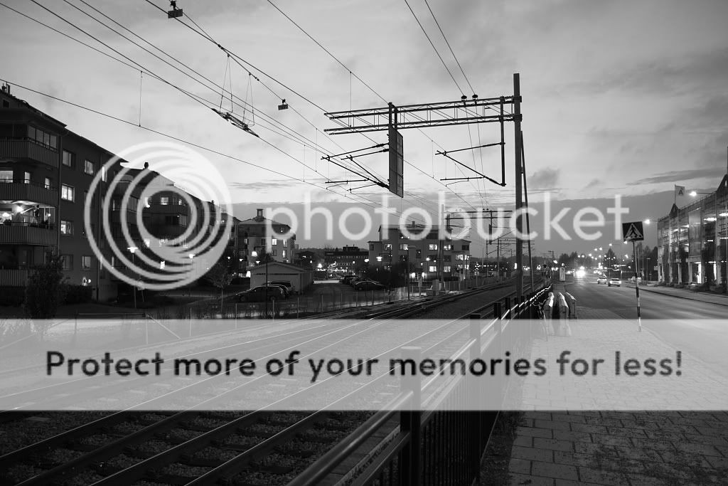IMAGE: http://i1005.photobucket.com/albums/af173/Darkwand/Roslagsbanan/891doubbletrackedBW.jpg