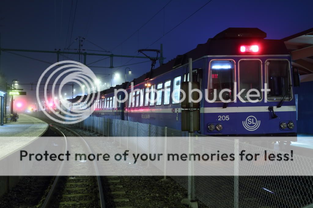 IMAGE: http://i1005.photobucket.com/albums/af173/Darkwand/Roslagsbanan/X10pmist.jpg